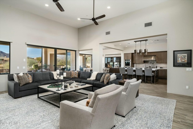 GREAT ROOM/KITCHEN