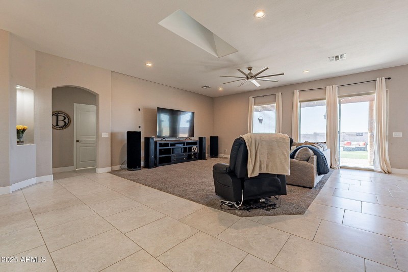 10-web-or-mls-244th-10