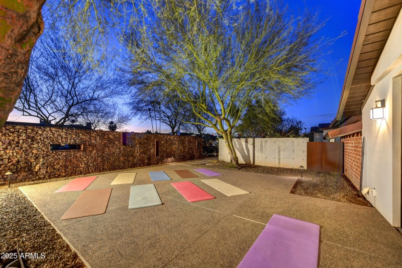 14-Twilight Front Courtyard