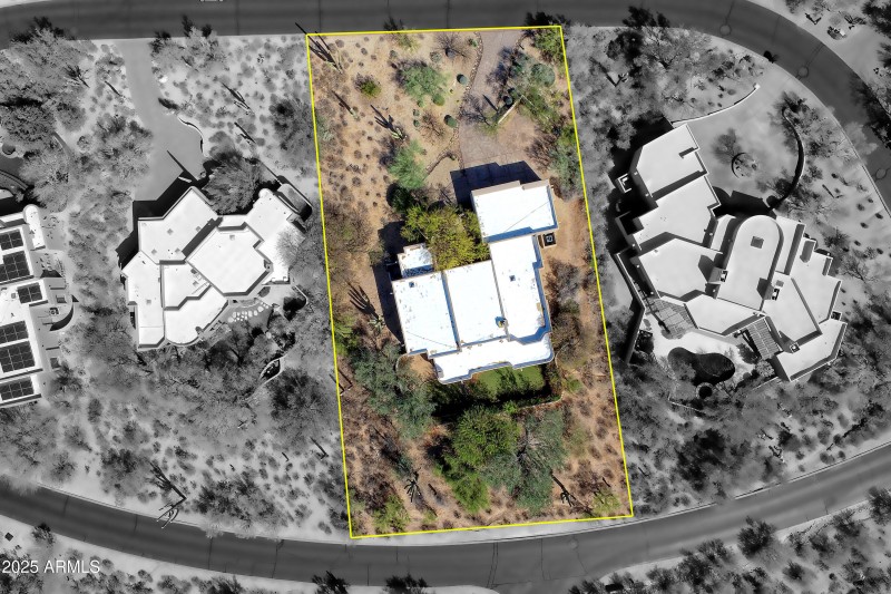 Large building envelope with room to exp