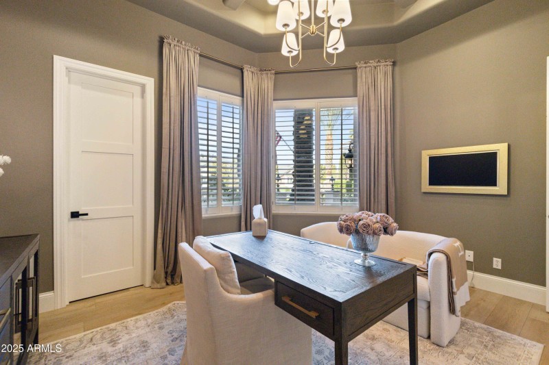 Den or 5th Bedroom