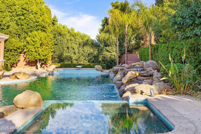 Gorgeous Setting