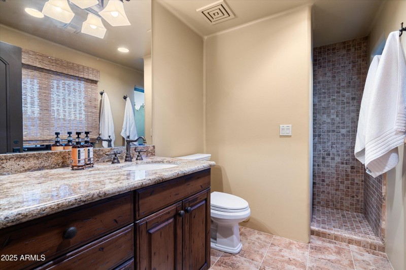 35-40947 n. 107th pl (35 of 65)