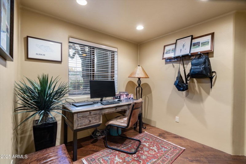 38-40947 n. 107th pl (38 of 65)