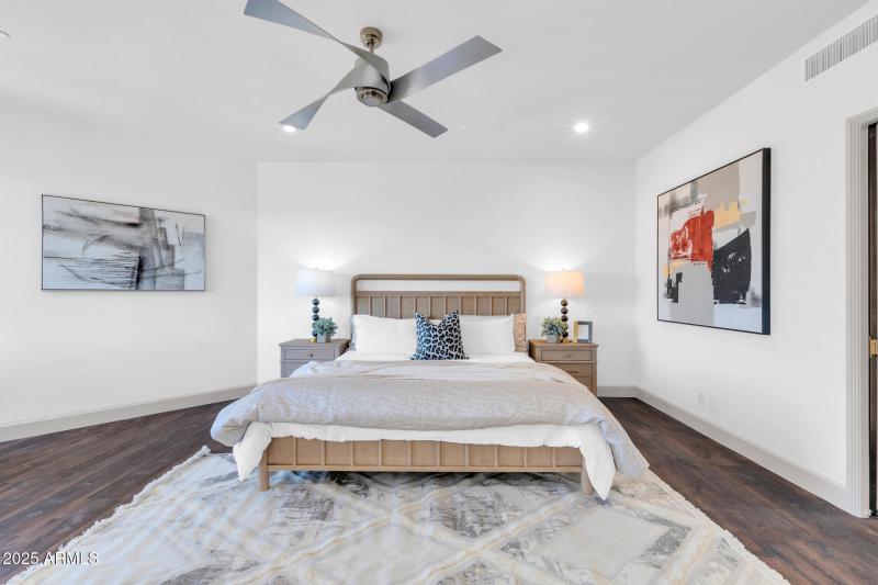 1040 E Osborn unit 1004-27