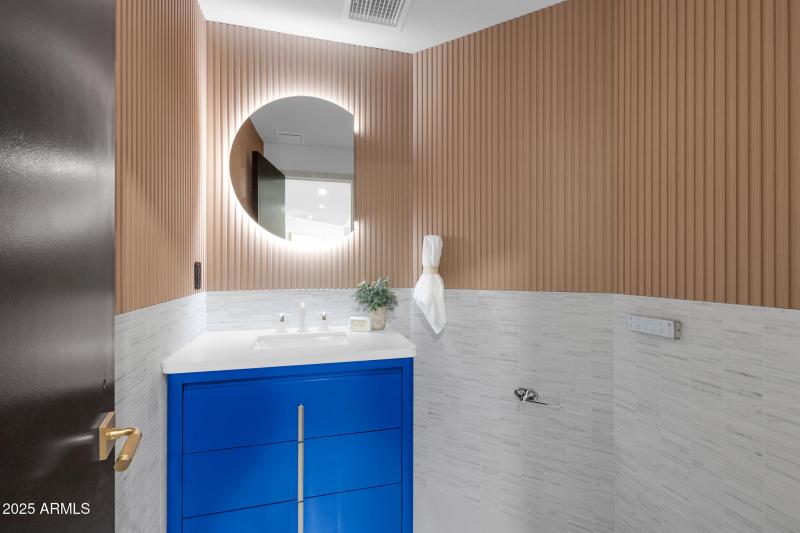 1040 E Osborn unit 1004-32