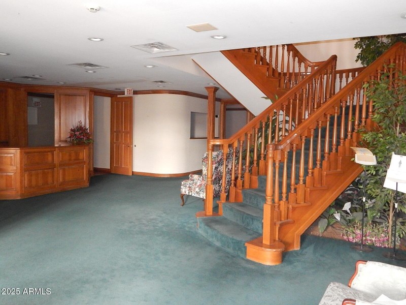 Interior 2 - Photos PAge