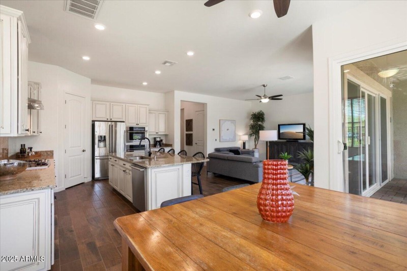 Dining/Kitchen?Great Room