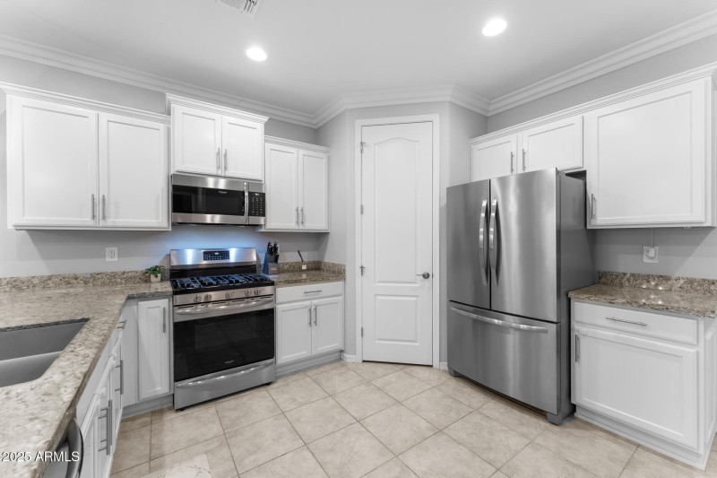 009-kitchen