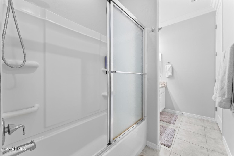 030-bathroom
