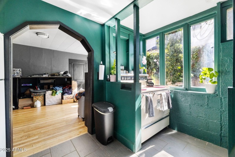 UNIT 1 KITCHEN
