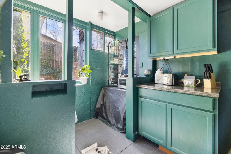 UNIT 1 KITCHEN