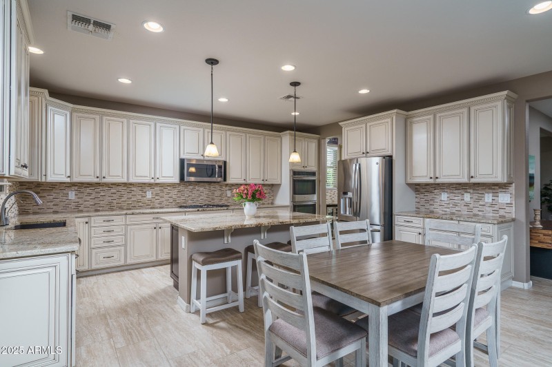 7) KITCHEN