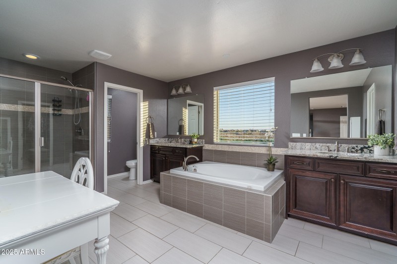 22) PRIMARY BATH