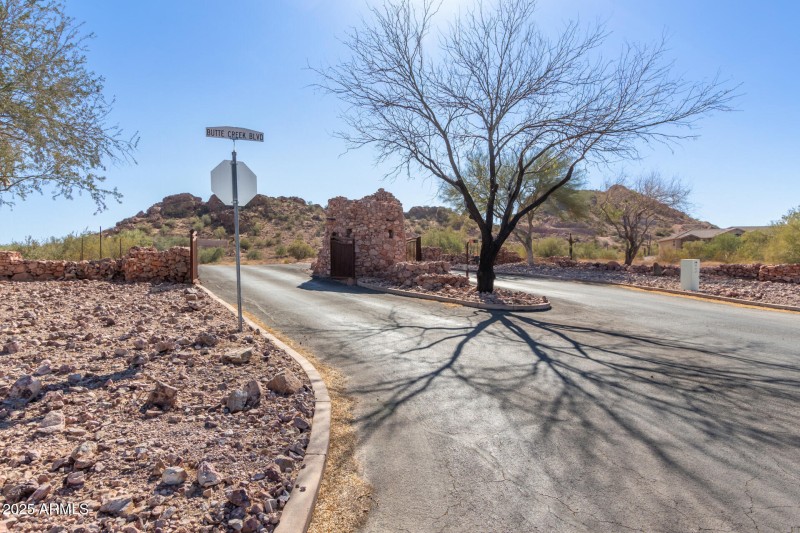 El Pedregal Entrance photo