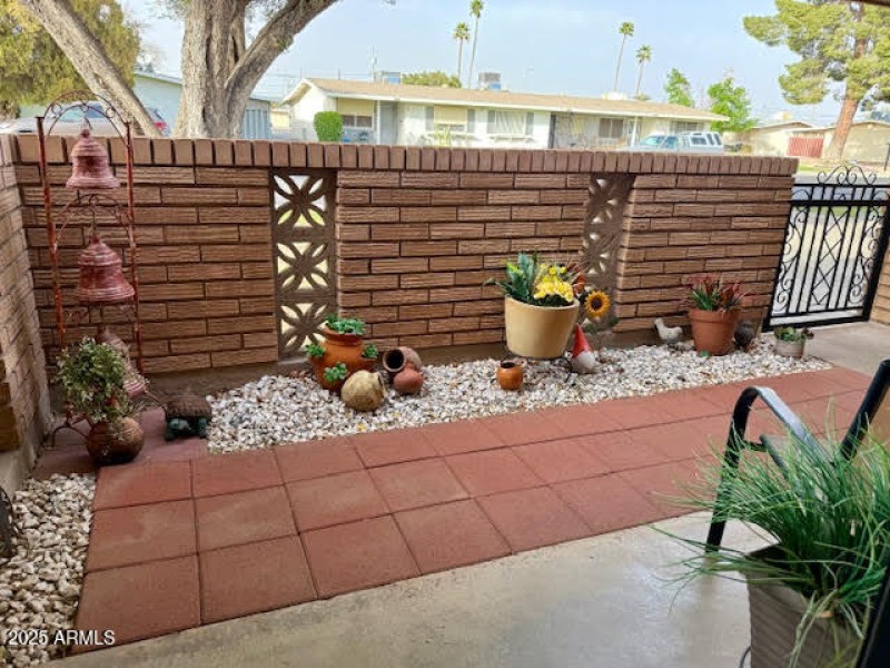 front courtyard2