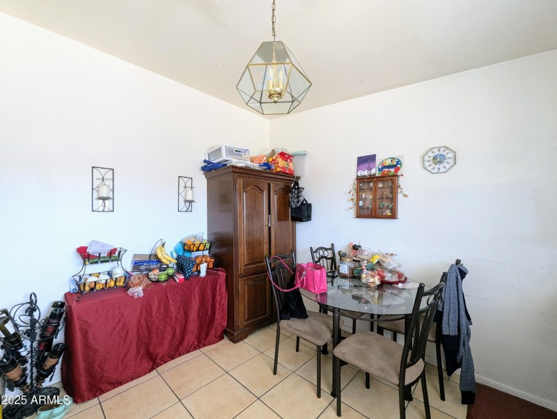 2210 W HEATHERBRAE DR