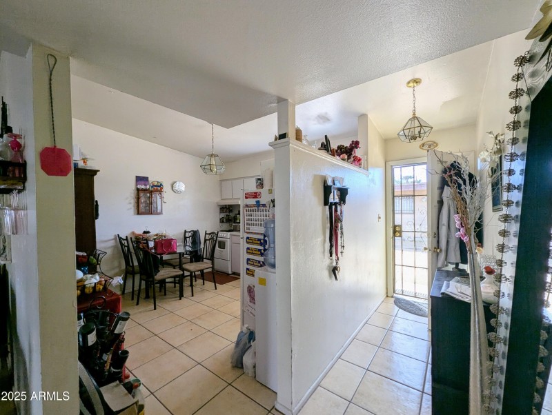 2210 W HEATHERBRAE DR