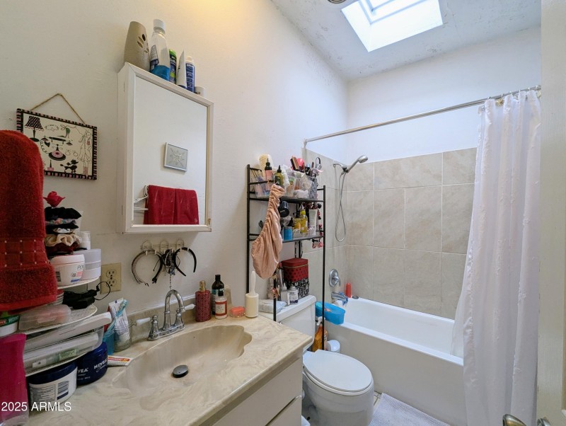 2210 W HEATHERBRAE DR