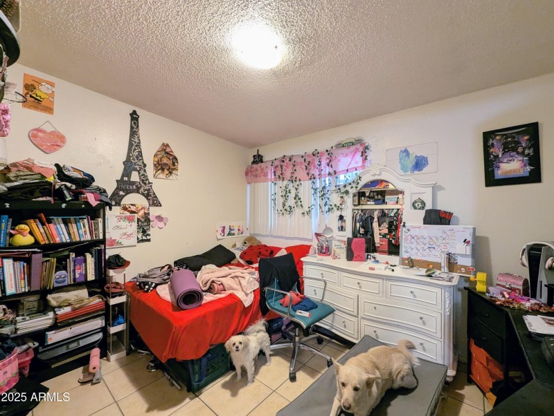 2210 W HEATHERBRAE DR