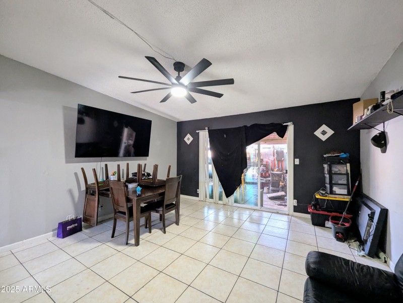 2210 W HEATHERBRAE DR