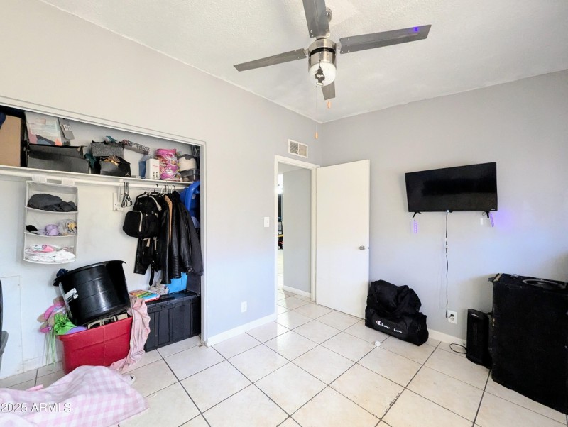 2210 W HEATHERBRAE DR