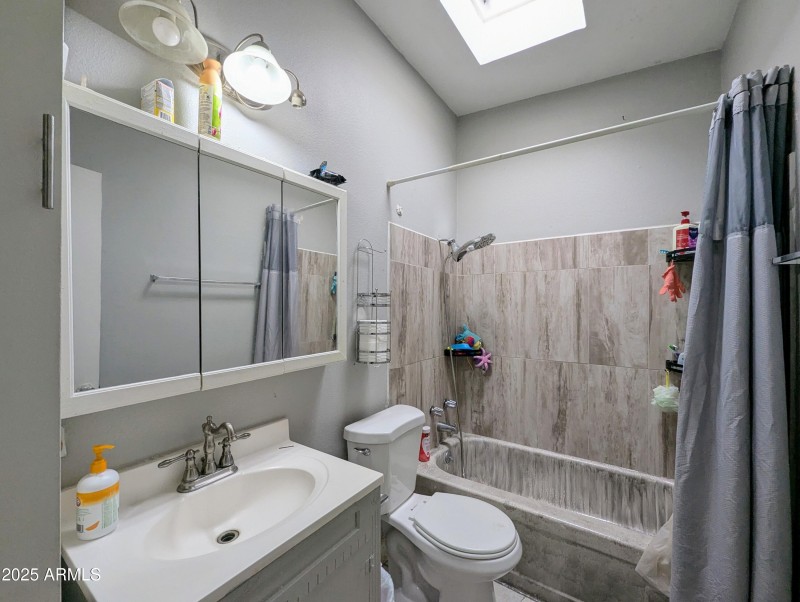 2210 W HEATHERBRAE DR