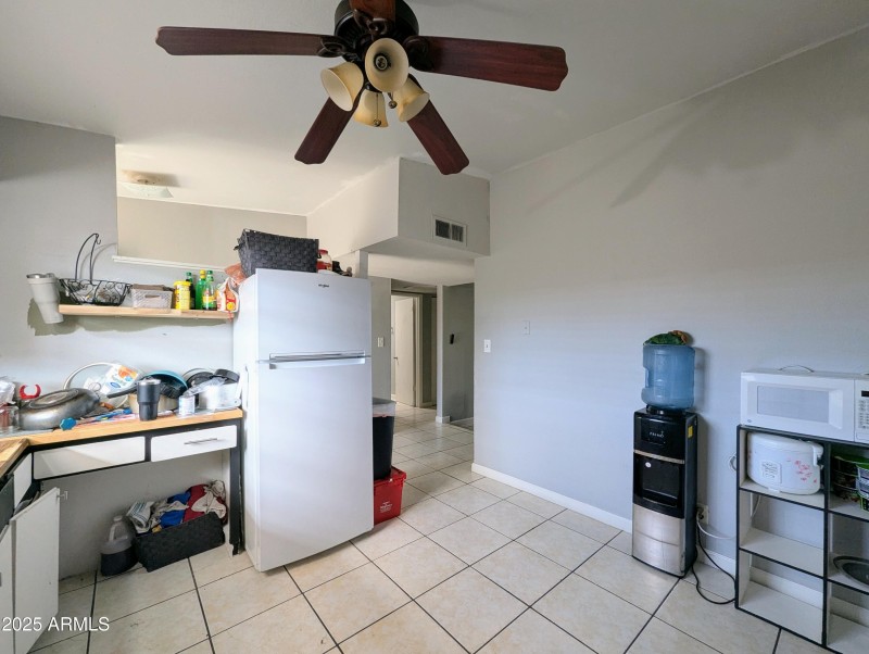 2210 W HEATHERBRAE DR