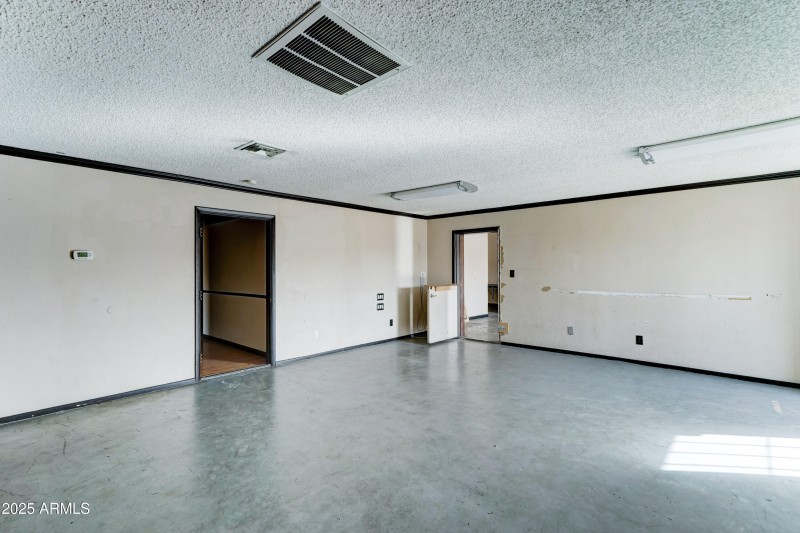 6721 N Black Canyon Hwy-16