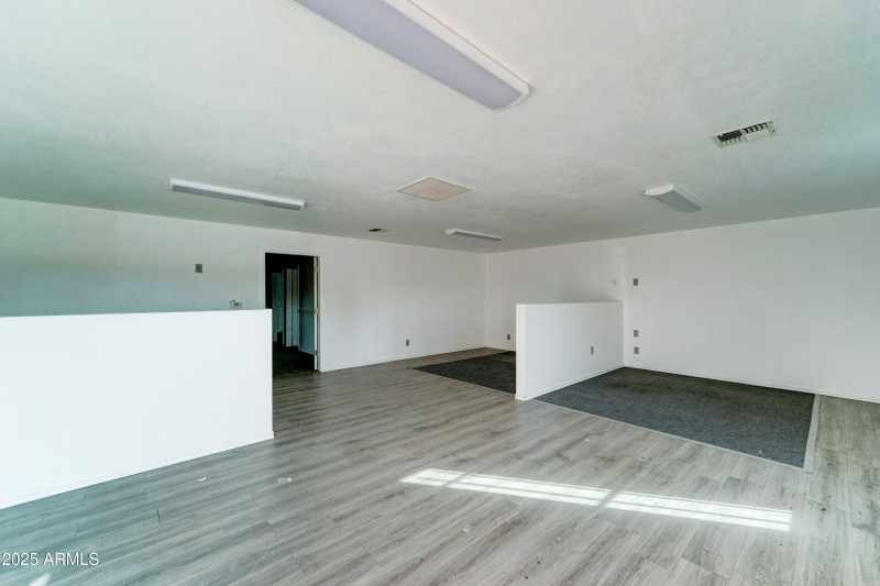 6721 N Black Canyon Hwy-27