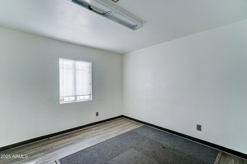 6721 N Black Canyon Hwy-33