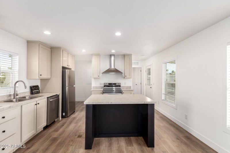 12 Union Hills