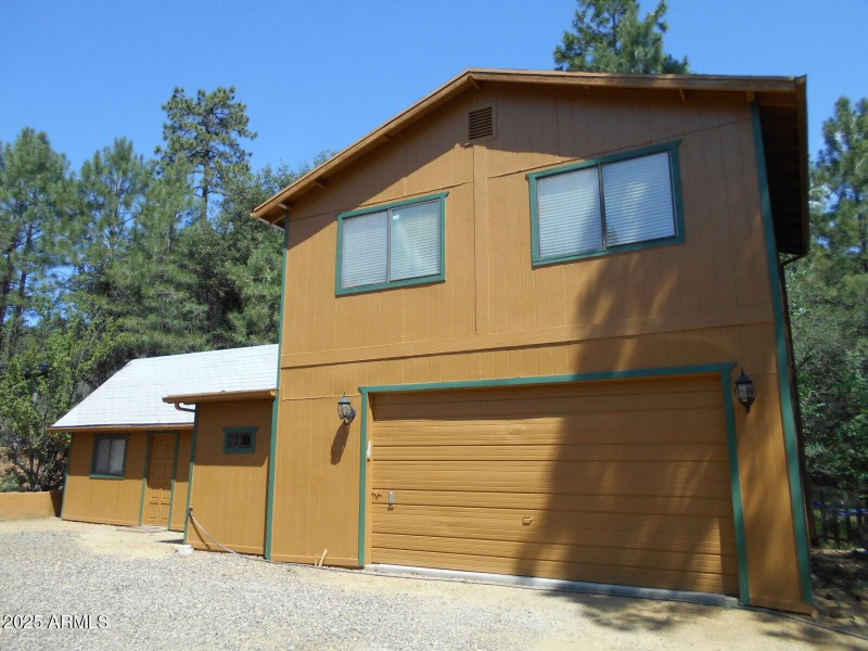 Garage,Shop,& Apt
