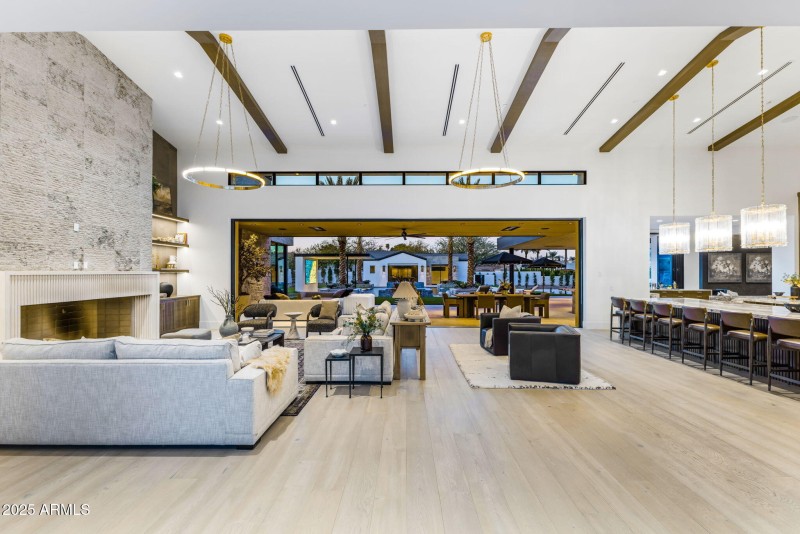 4-web-or-mls-6836-e-hummingbird-ln