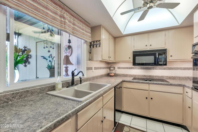 8230 E Valley Vista Dr-16