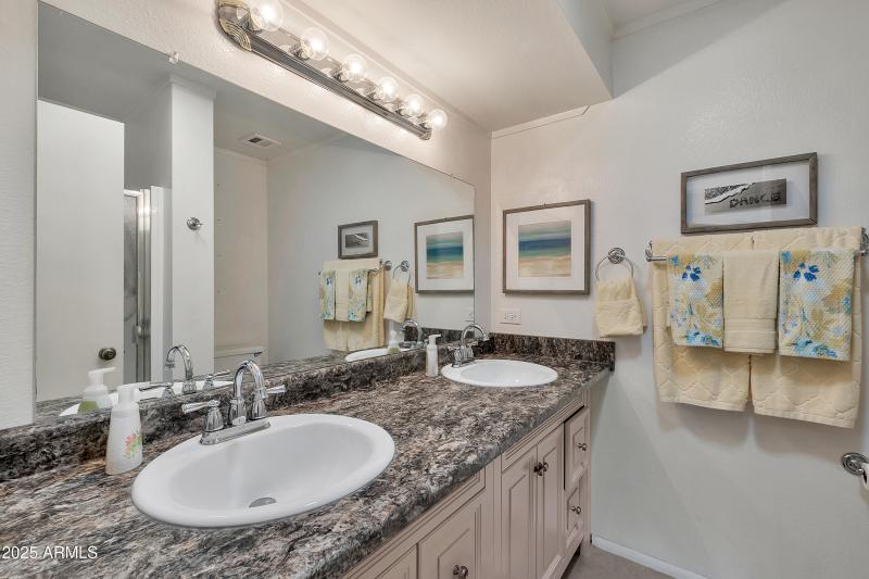 8230 E Valley Vista Dr-17