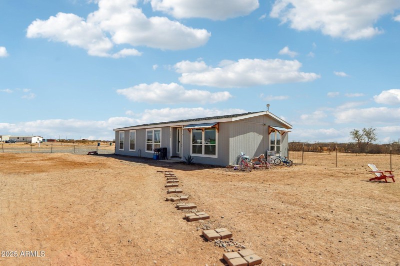 2-web-or-mls-N Felix Rd-002