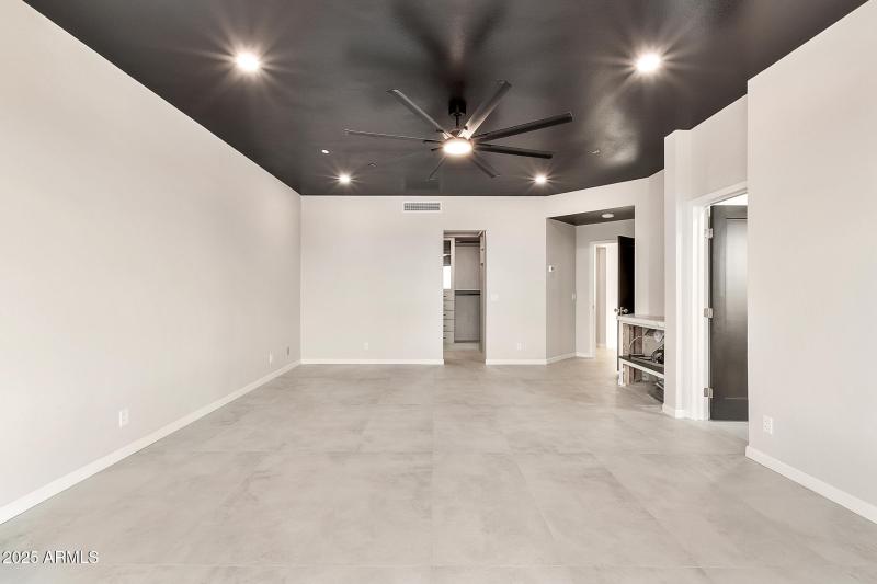 1040 E Osborn 404-28