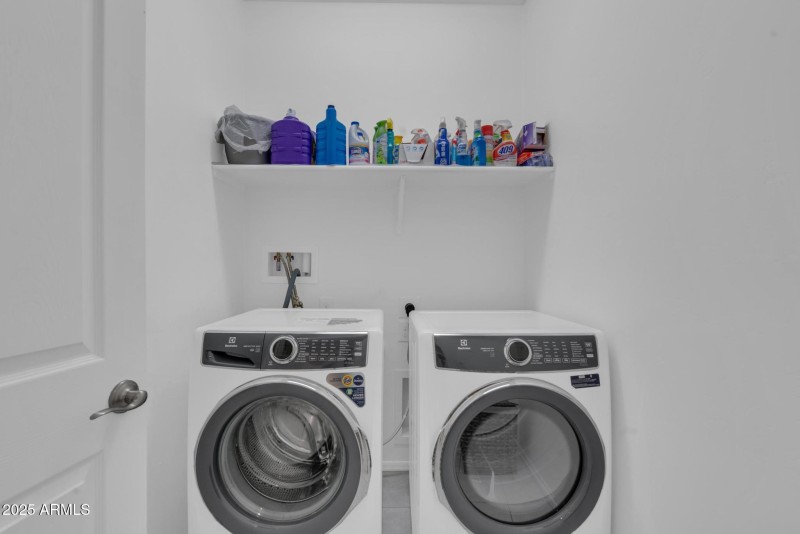 Laundry (gas and electric connections)