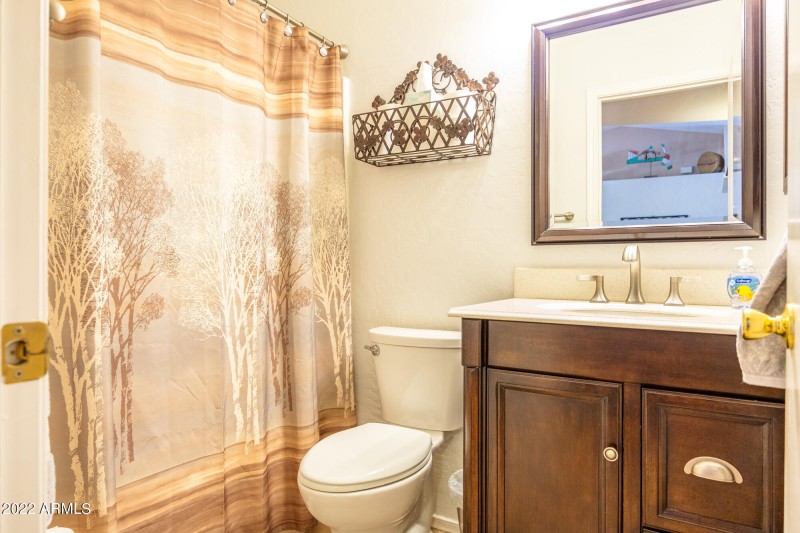 Bathroom 2 (1)