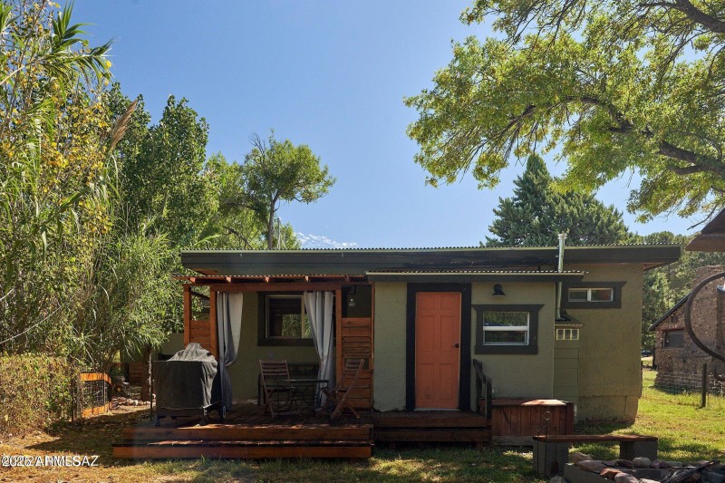 Front - Deck/Backyard