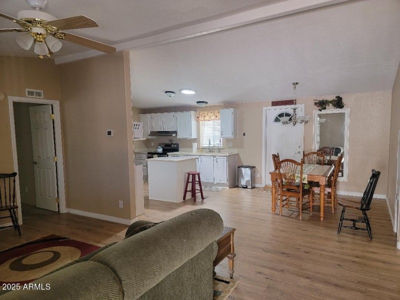 3721 Iowa open floorplan