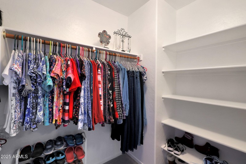 Master Her's Closet - Photo #2