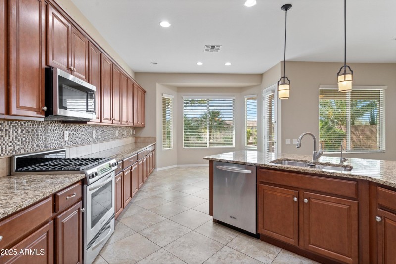 17-Kitchen