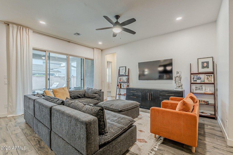 12-web-or-mls-Austin-12