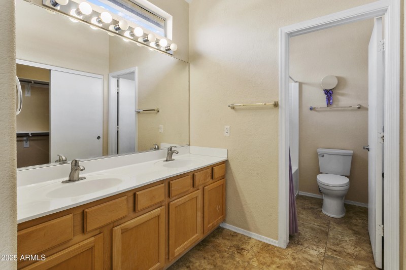 Owners bathroom