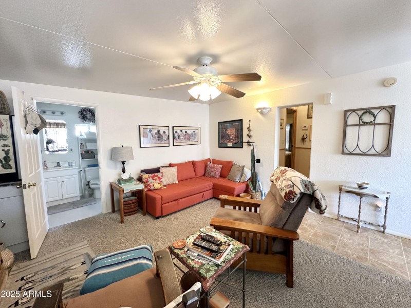 BATHROOM/LAUNDRY ENTRY