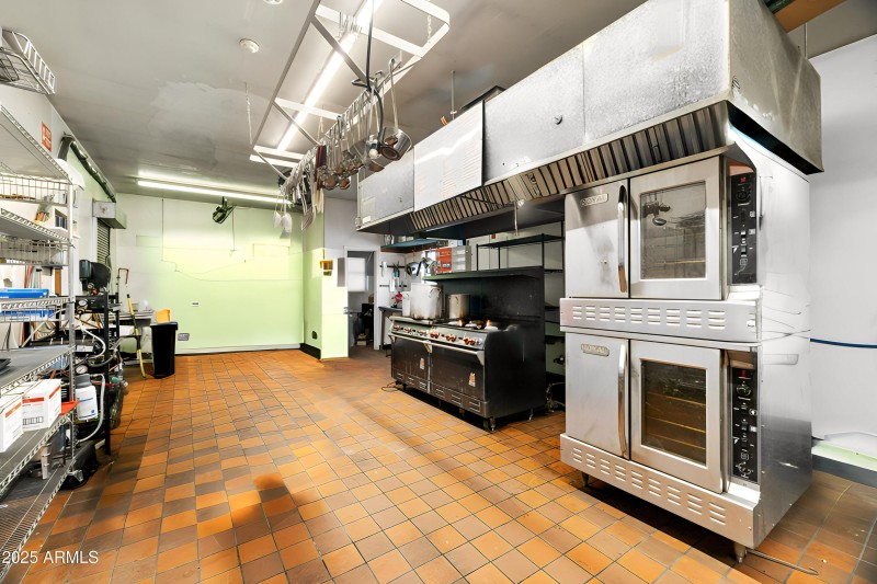 19-Commercial Kitchen