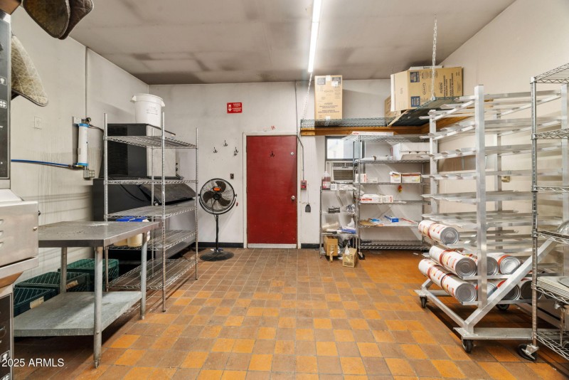 20-Commercial Kitchen