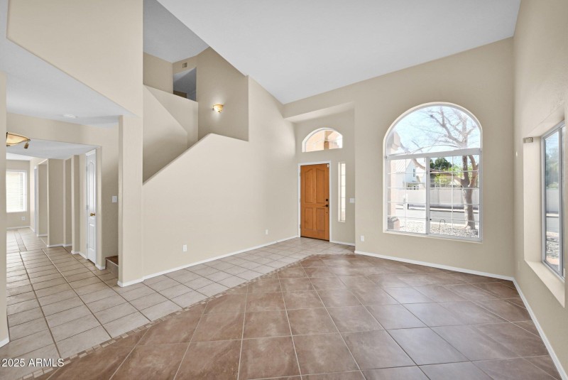 659 Dodge - 06Living Room